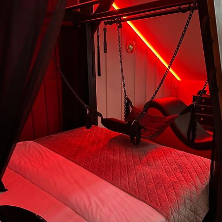 Exclusive Bdsm Apartment Krakow - Adults Only Экстерьер фото