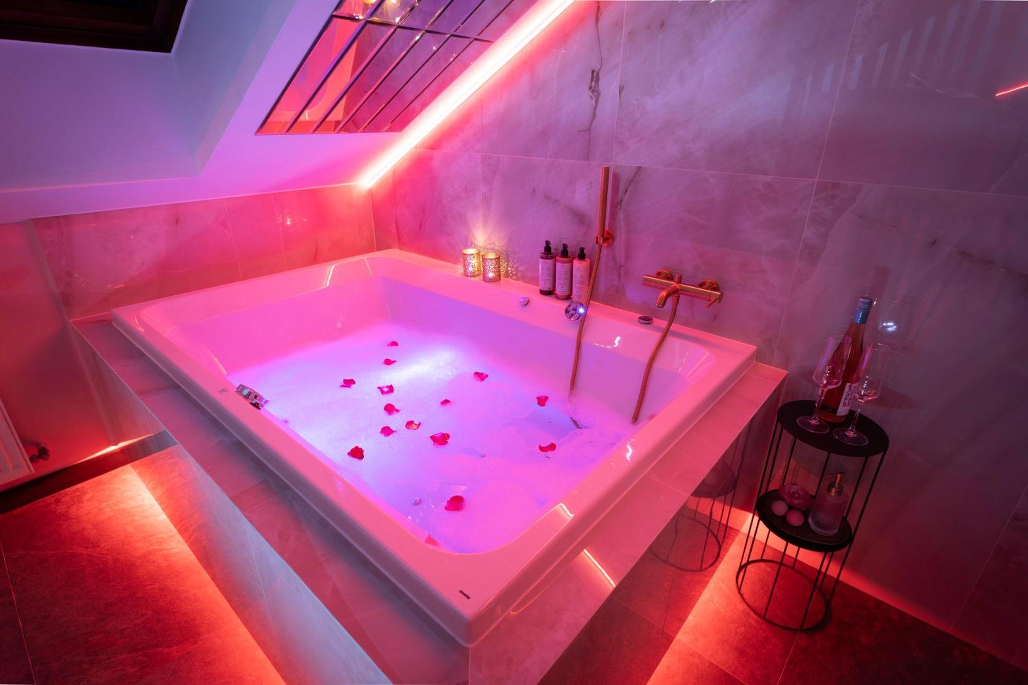 Exclusive Bdsm Apartment Krakow - Adults Only Экстерьер фото