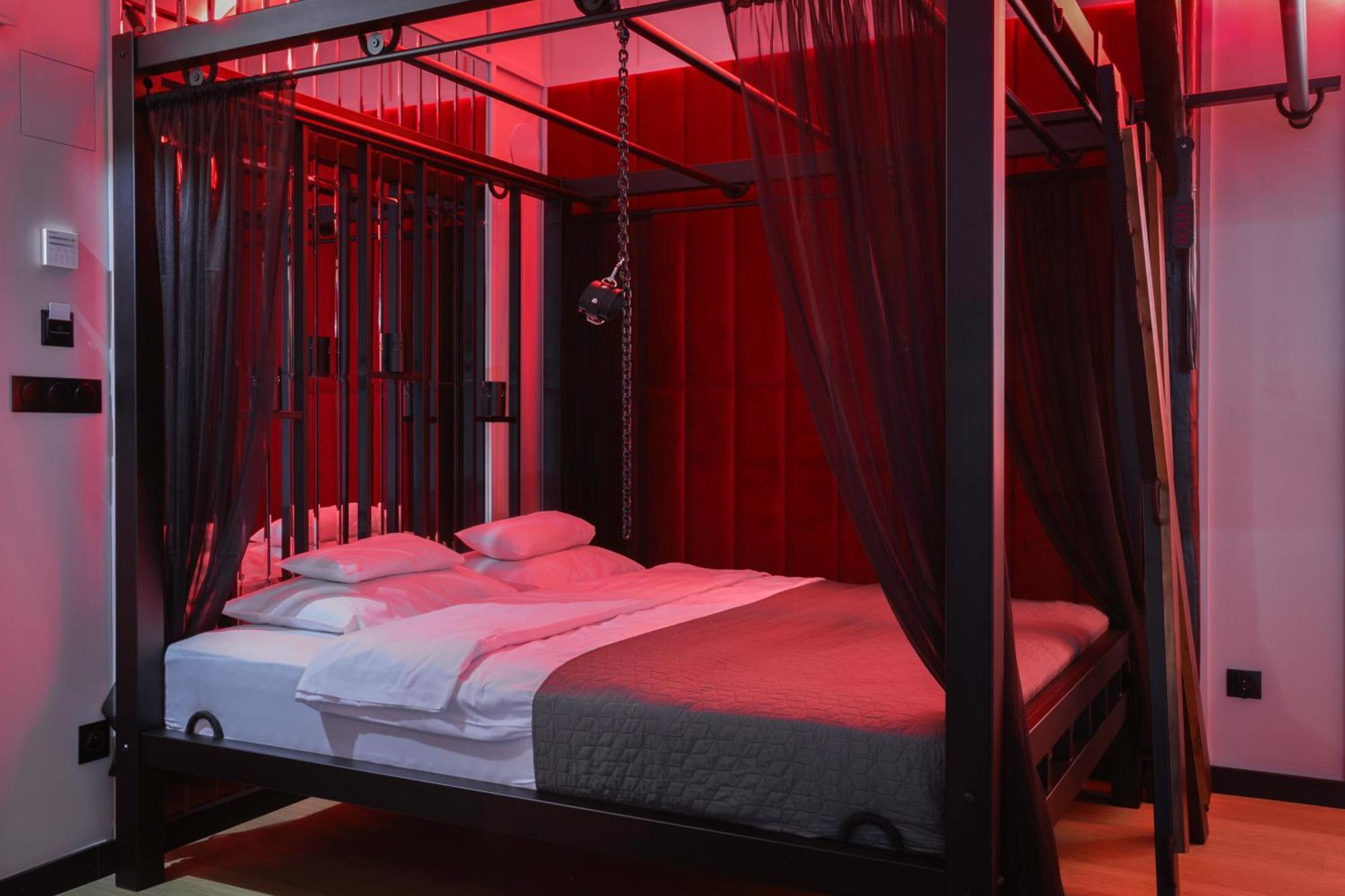Exclusive Bdsm Apartment Krakow - Adults Only Экстерьер фото