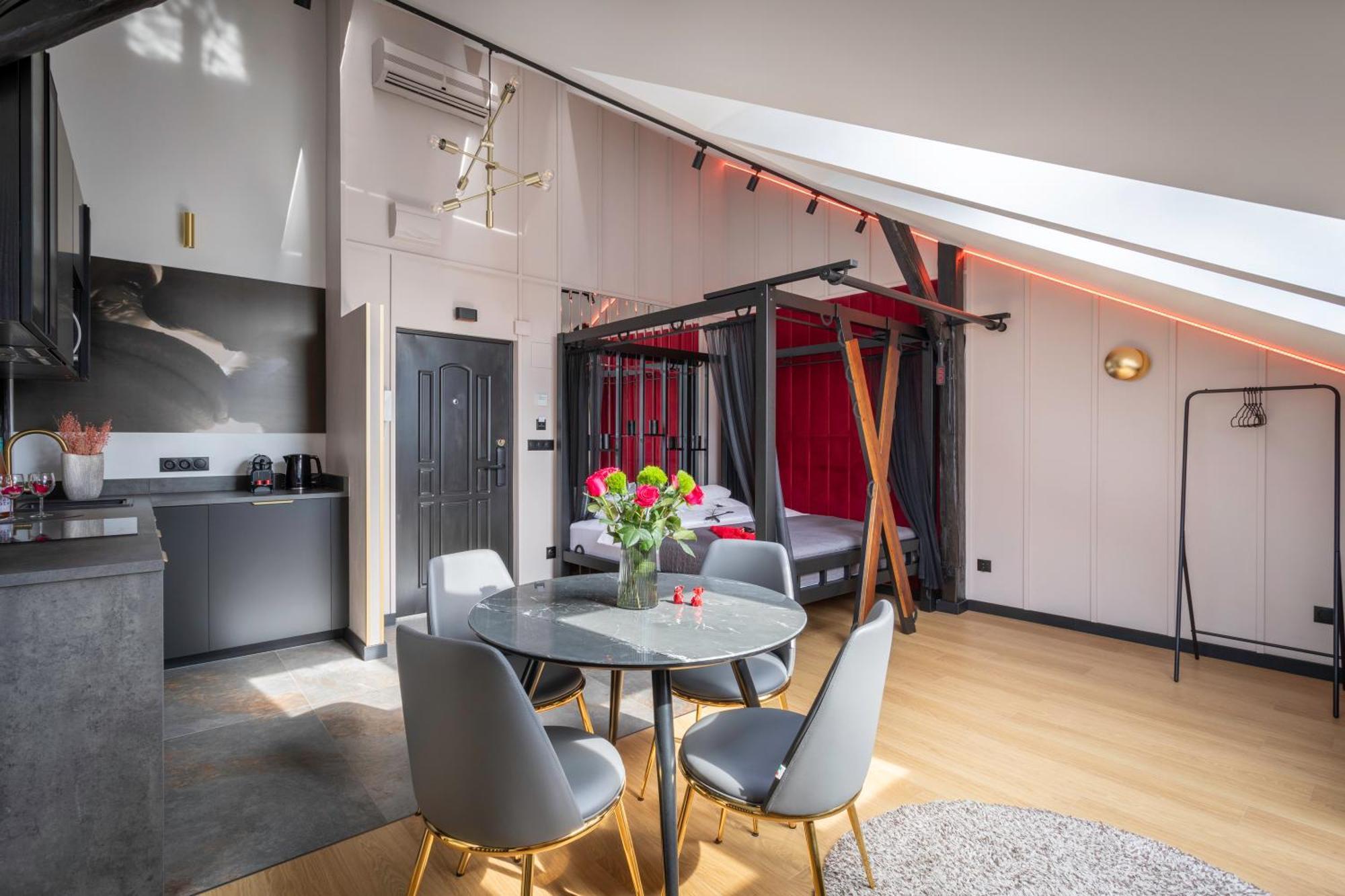 Exclusive Bdsm Apartment Krakow - Adults Only Экстерьер фото